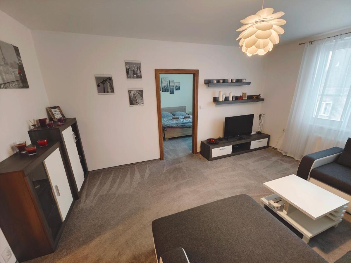 Apartman V Centru Karlsbad Exterior foto